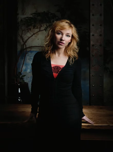 Vanina Vesperini DESSOUS-DESSUS ÉLOGE INFLAMMABLE DE LA FÉMINITÉ