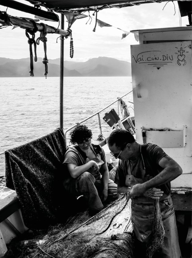 PÊCHEURS ET SCIENTIFIQUES TRAVAILLENT EN COLLABORATION POUR PROTÉGER LES LANGOUSTES ROUGES