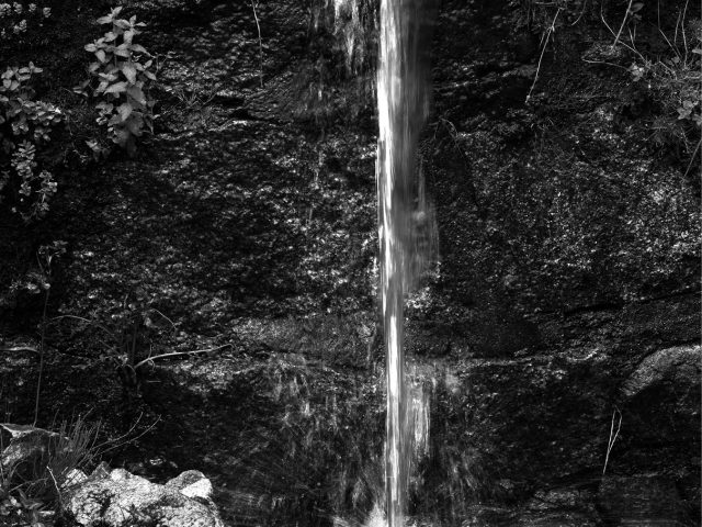L’eau de Corse: DE L’OR, DU PLOMB,DU PLASTIQUE.