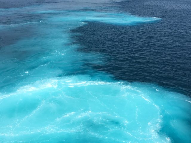 BLEUE EST NOTRE PLANÈTE!